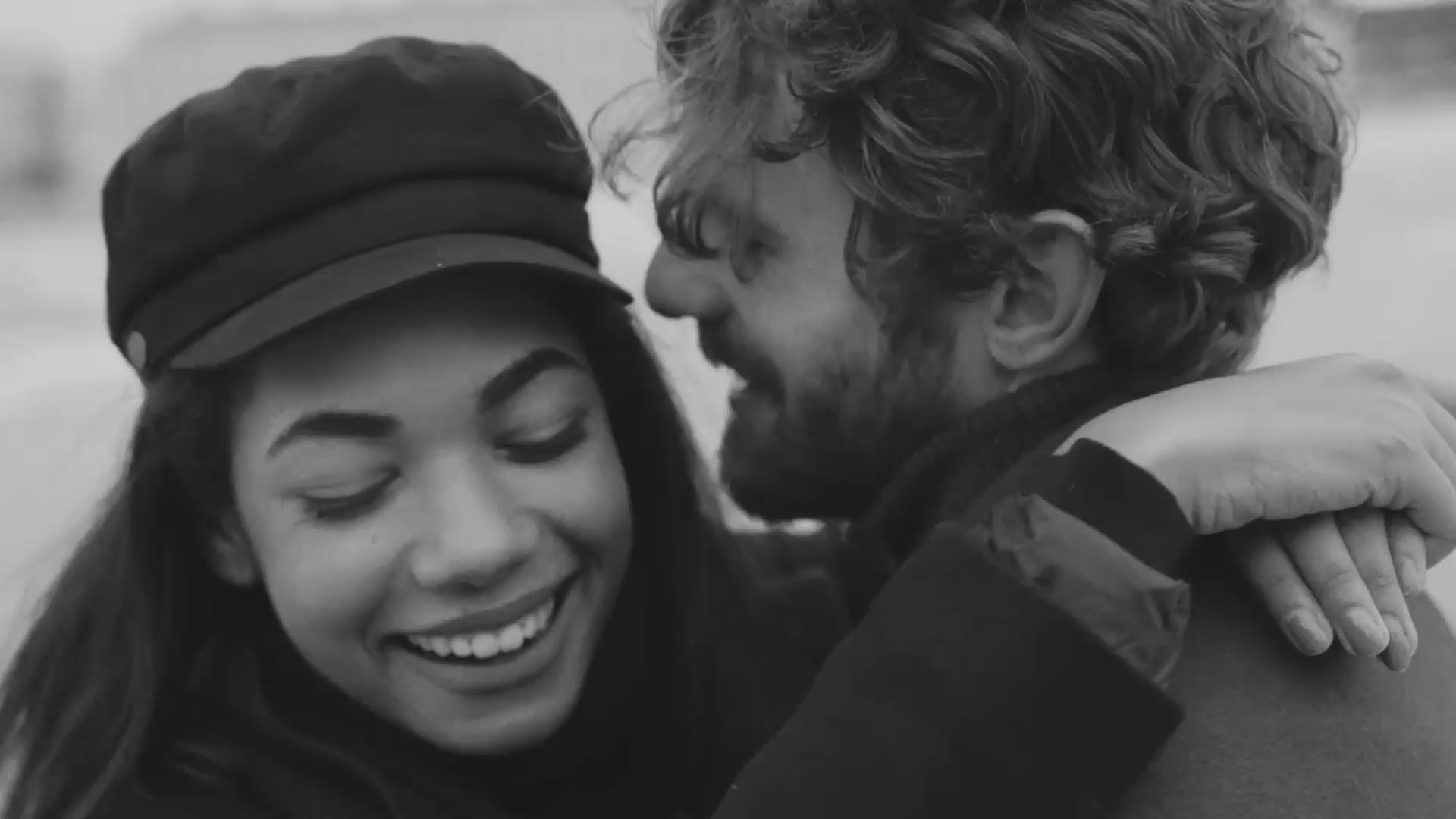 Carica il video: 